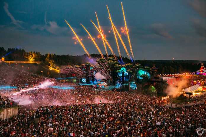 Tomorrowland lineup cirez d steve angello