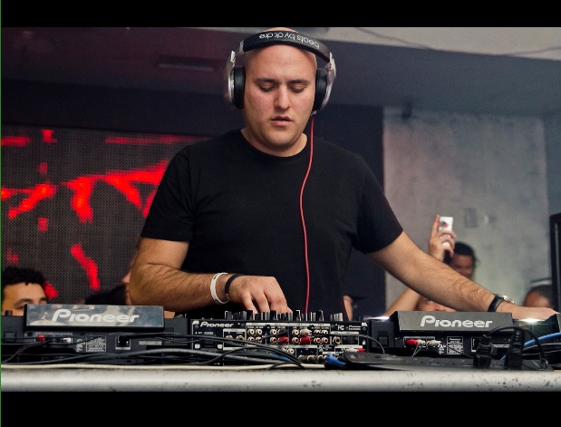 via omfattende Psykologisk Shots Fired !!! Half of Aly & Fila battles with FSOE Label DJ