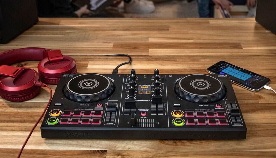 The DDJ 200 Meet Pioneer s Newest Beginner DJ Controller Rave Jungle